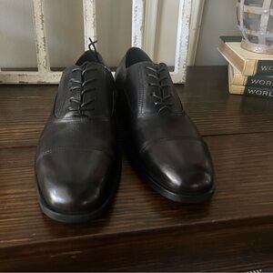 New men’s Steven Madden Princeton black leather dressy shoes size 8  heel
